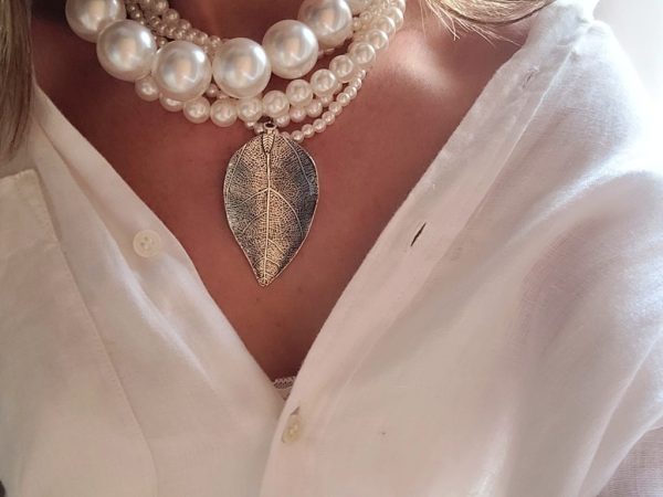 Collar perlas con hoja by savia