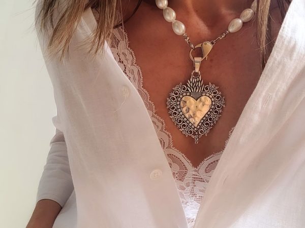 Collar perlas con corazon plateado by savia