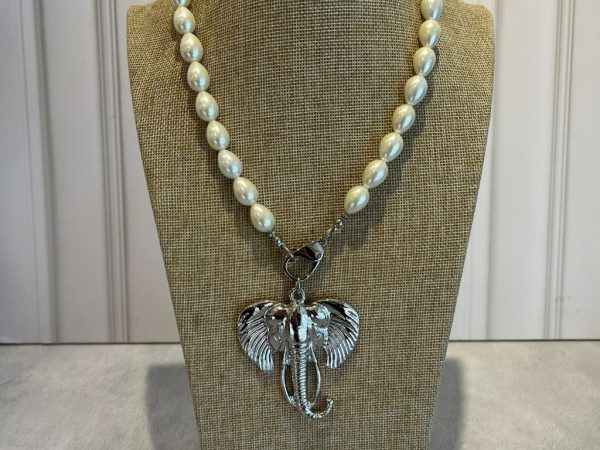 Collar perlas con dije elefante by savia